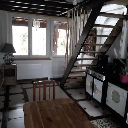 Lägenhet Maison D'artiste Acces Jardin Maubeuge